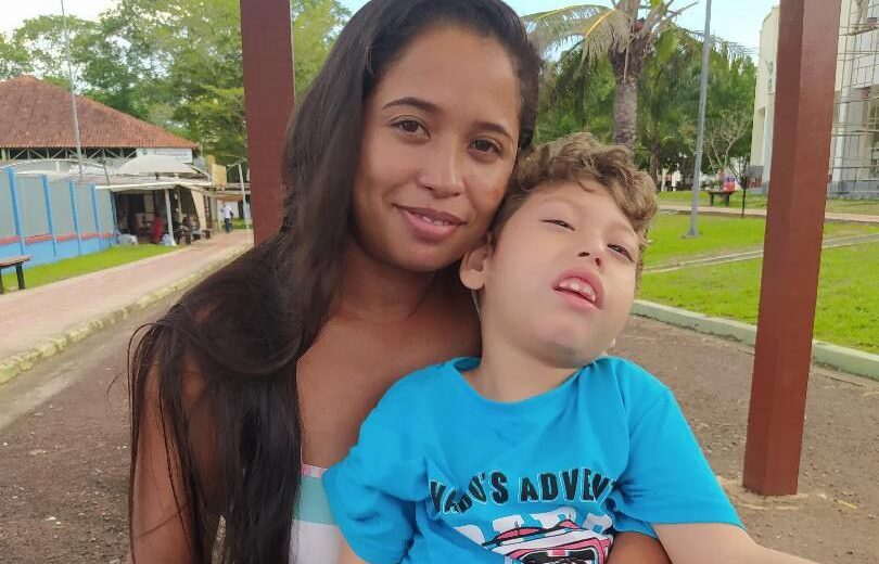 MĂŁe de menino com paralisia cerebral luta para recuperar benefĂcio suspenso pelo INSS MĂŁe de menino com paralisia cerebral luta para recuperar benefĂcio suspenso pelo INSS