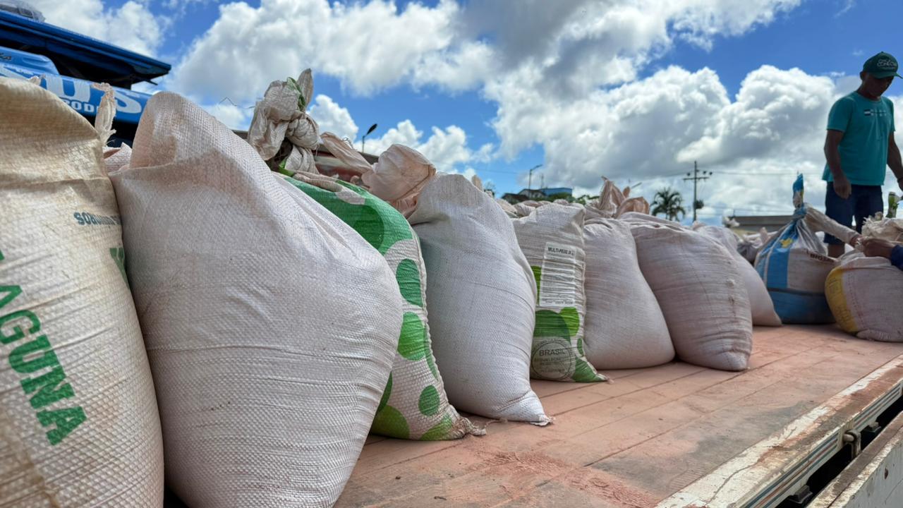 Cruzeiro do Sul inicia entrega de insumos para fortalecer cafeicultura