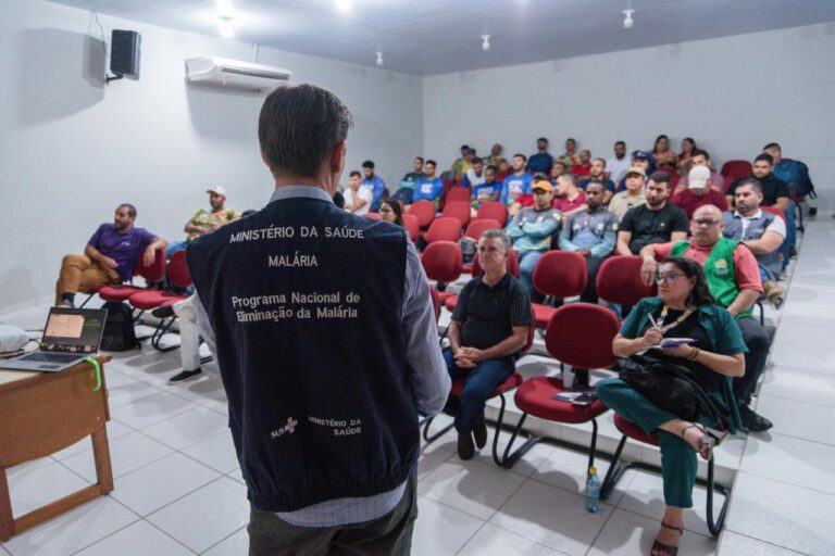 Cruzeiro do Sul reduz malária e reforça combate com novo inseticida Cruzeiro do Sul reduz malária e reforça combate com novo inseticida