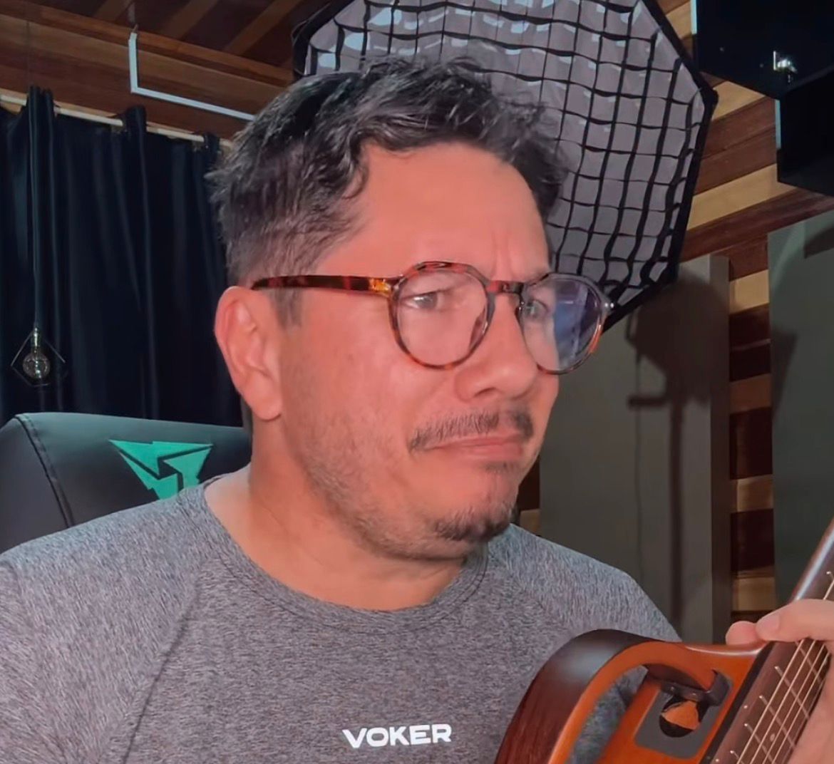 Vereador de Sena canta clássico sertanejo para celebrar as mães