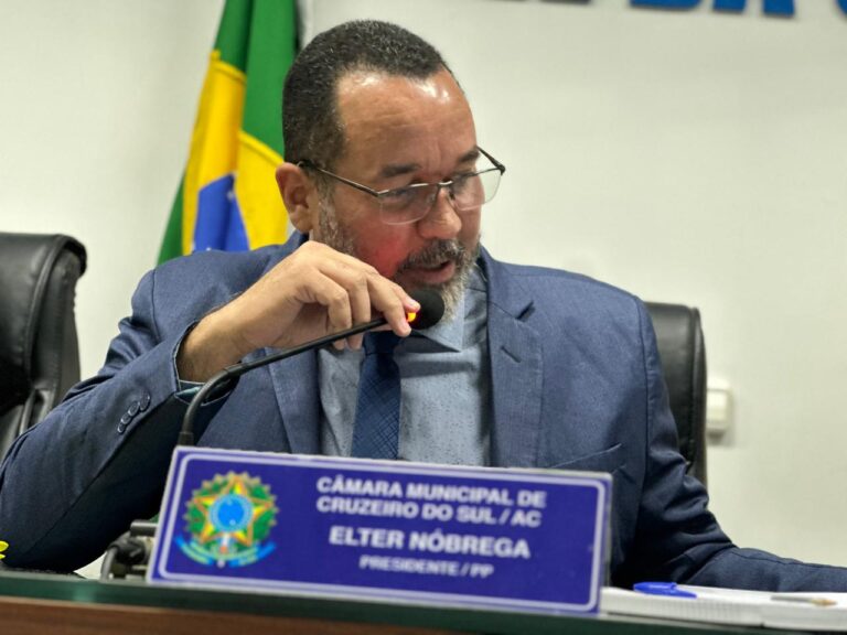 Elter Nóbrega questiona visita de Nikolas Ferreira ao Juruá durante sessão