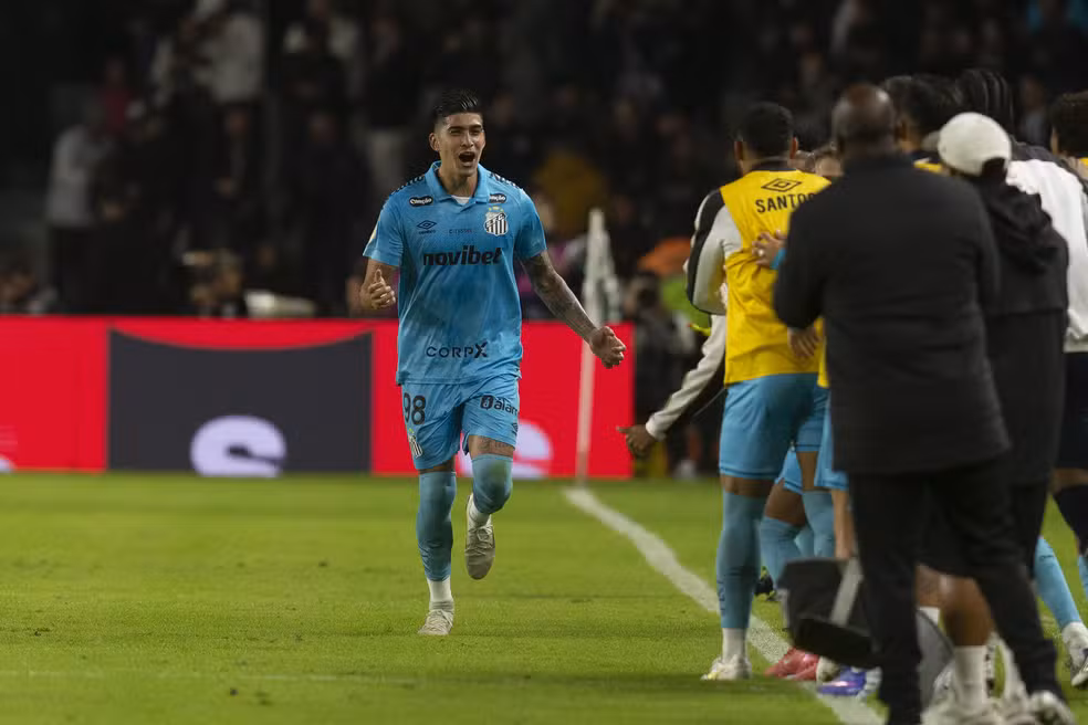 Em crise financeira, Santos garante R$ 3 milhões na Copa