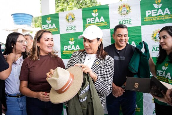 Em Sena, Mailza entrega obras, títulos e anuncia novos investimentos