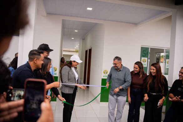 Em Sena, Mailza entrega obras, títulos e anuncia novos investimentos