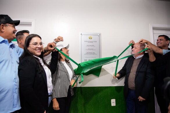 Em Sena, Mailza entrega obras, títulos e anuncia novos investimentos