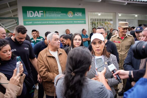 Em Sena, Mailza entrega obras, títulos e anuncia novos investimentos