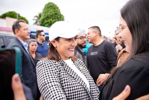 Em Sena, Mailza entrega obras, títulos e anuncia novos investimentos
