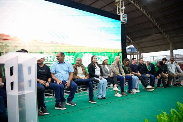 Em Sena, Mailza entrega obras, títulos e anuncia novos investimentos