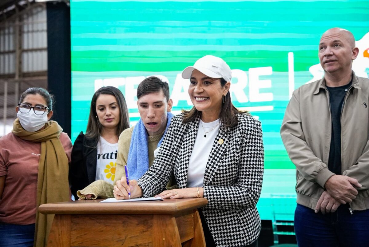 Mailza regulamenta plano estadual para pessoas com deficiência