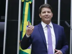 Ex-assessora acusa Mário Frias de ‘rachadinha’ e apresenta comprovantes