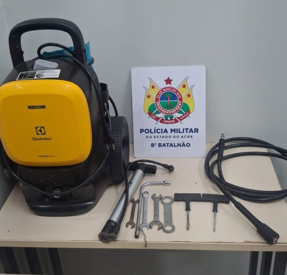 PolĂcia Militar recupera objetos furtados e prende suspeito em Sena PolĂcia Militar recupera objetos furtados e prende suspeito em Sena