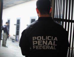 Sete celulares são apreendidos em celas de Sena Madureira e Cruzeiro do Sul