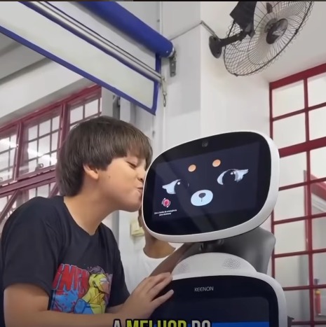 Escolas terão robô “garçom” para auxiliar alunos durante merenda