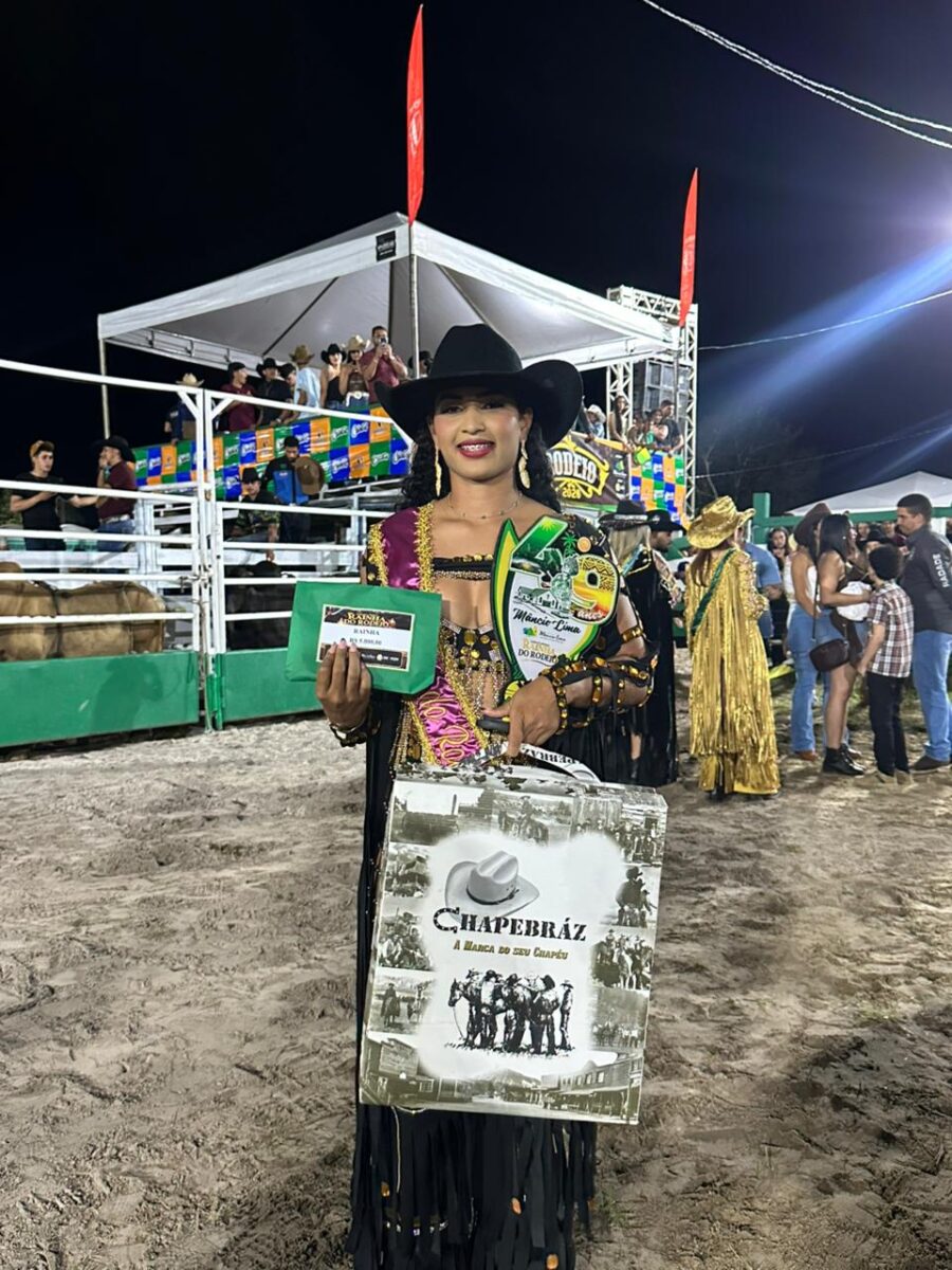Raina Conceição conquista título de Rainha do Rodeio em Mâncio Lima