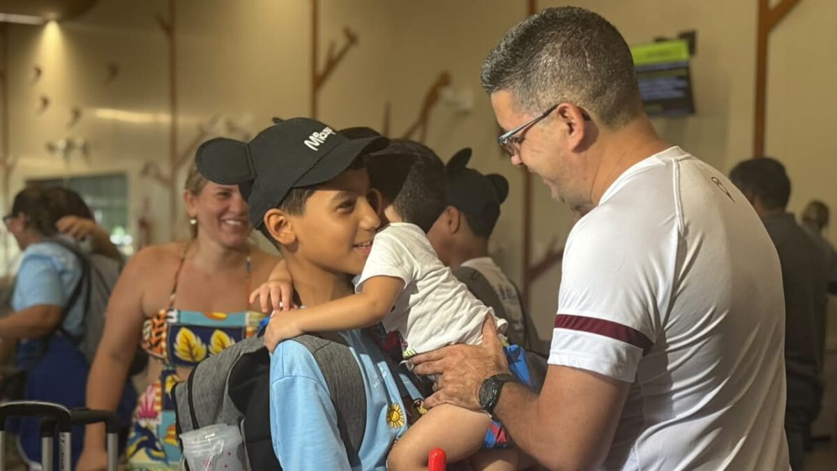 Estudantes retornaram para Rio Branco após dias nos Estados Unidos