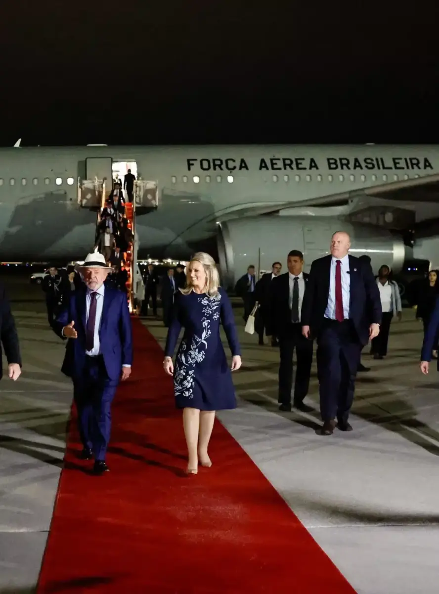 Trump diz amar o presidente Lula antes de recepção com tapete vermelho