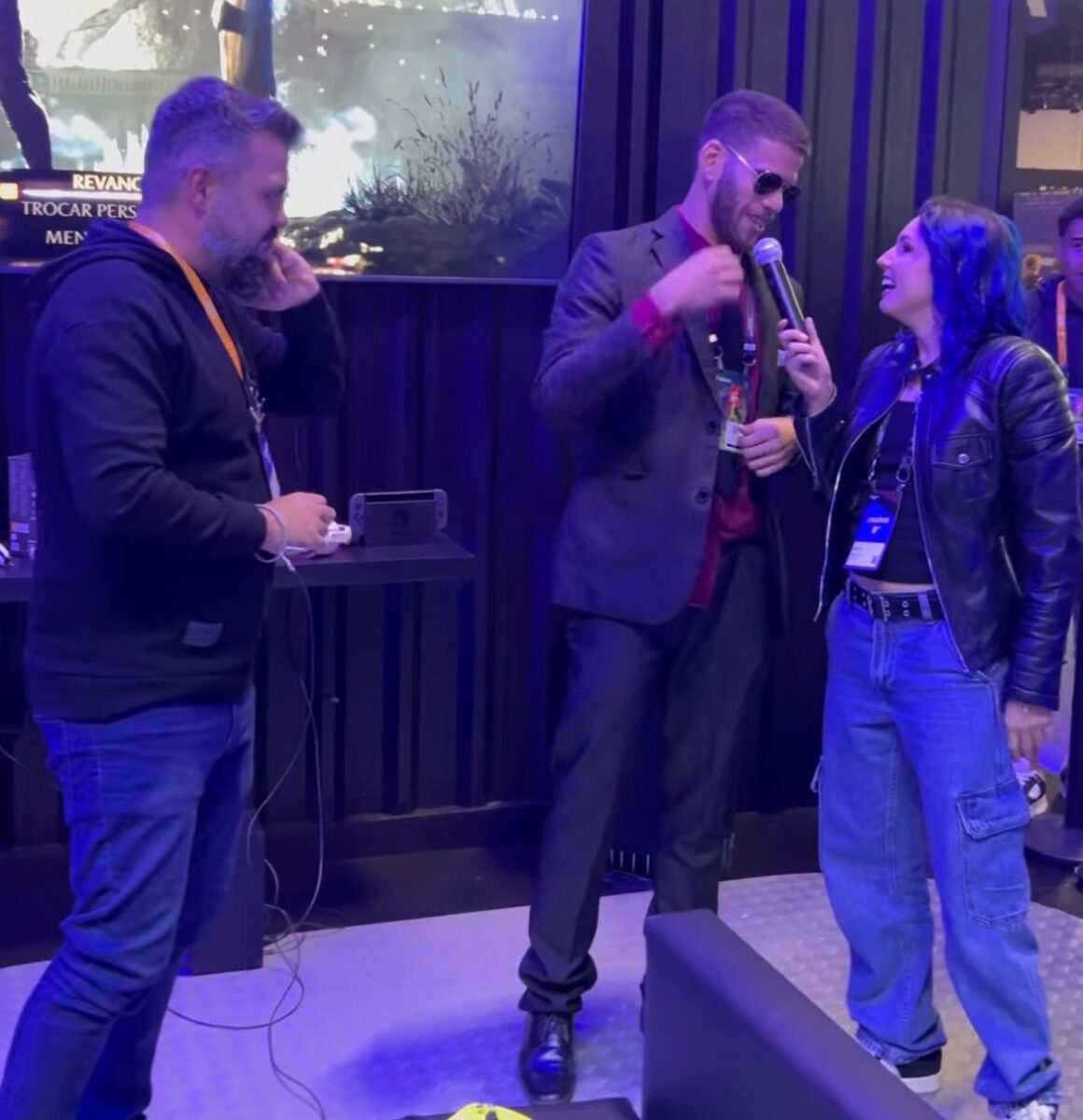 Vitor Macário interage com ícones do Flow e eSports na Gamescom