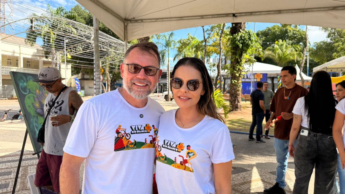 Alysson e a primeira-dama Roberta no Viva Mais Rio Branco