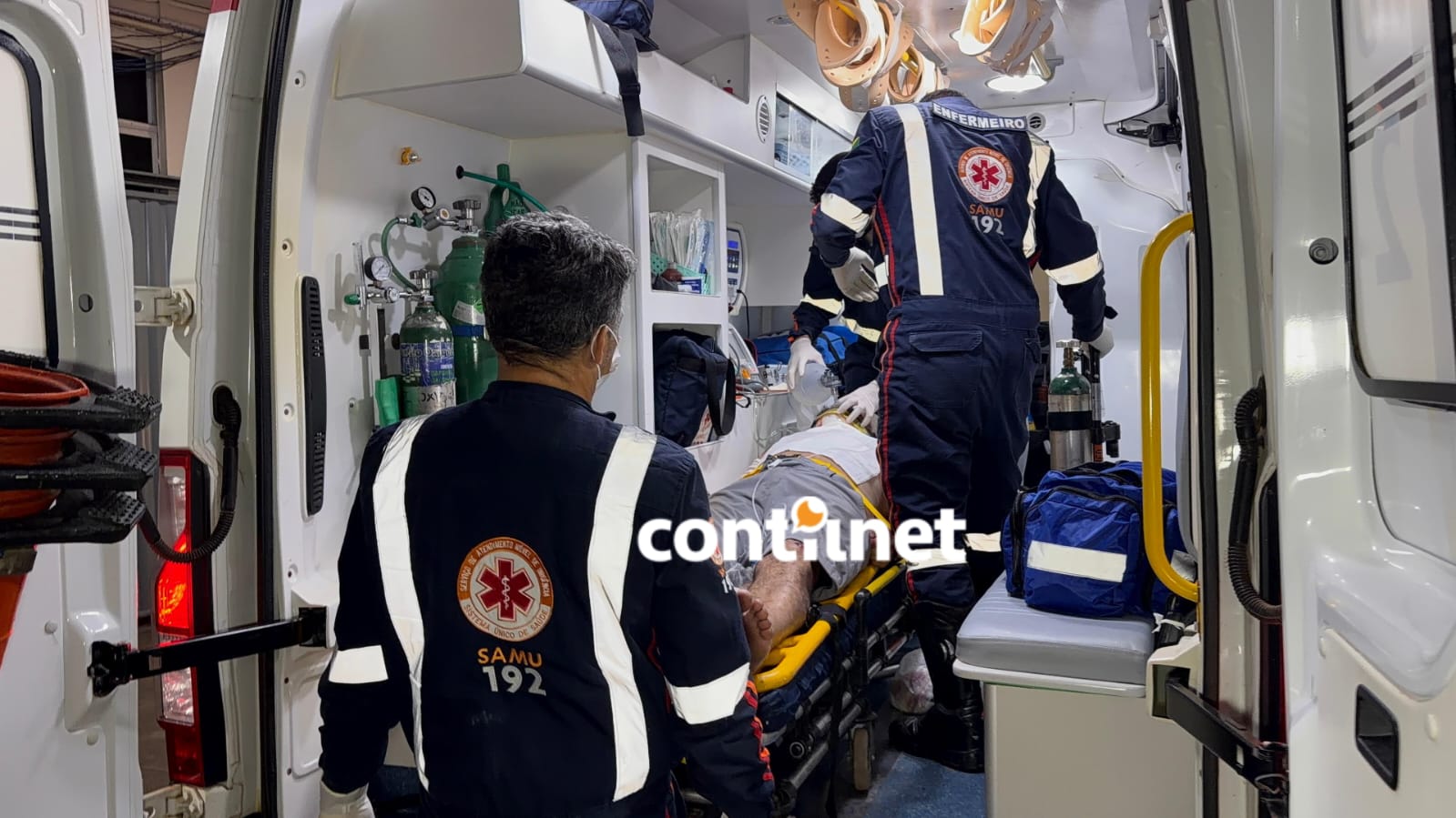 A equipe médica realizou a intubação da vítima ainda no local