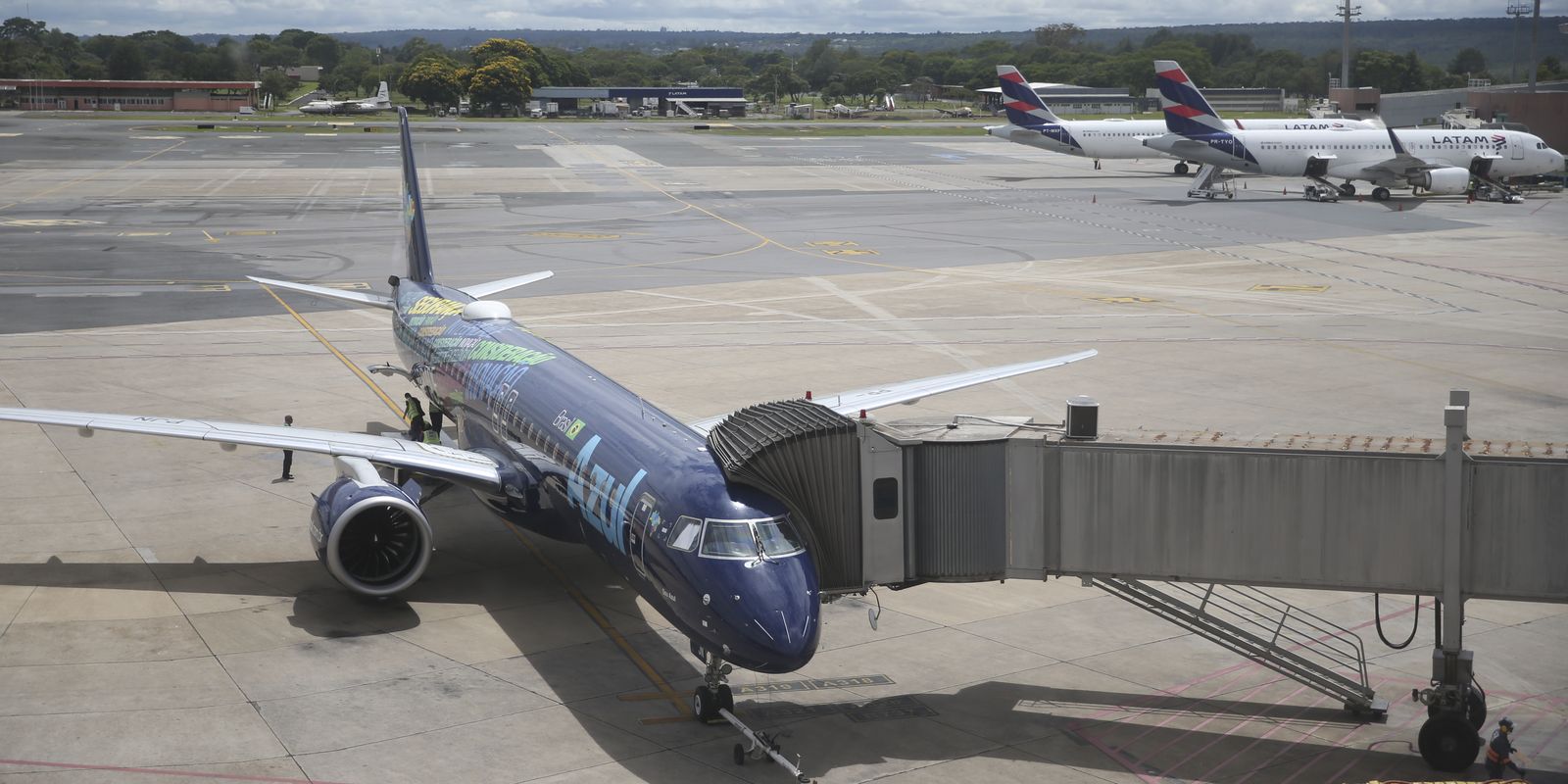 CMN regulamenta linha emergencial para auxílio a companhias aéreas CMN regulamenta linha emergencial para auxílio a companhias aéreas