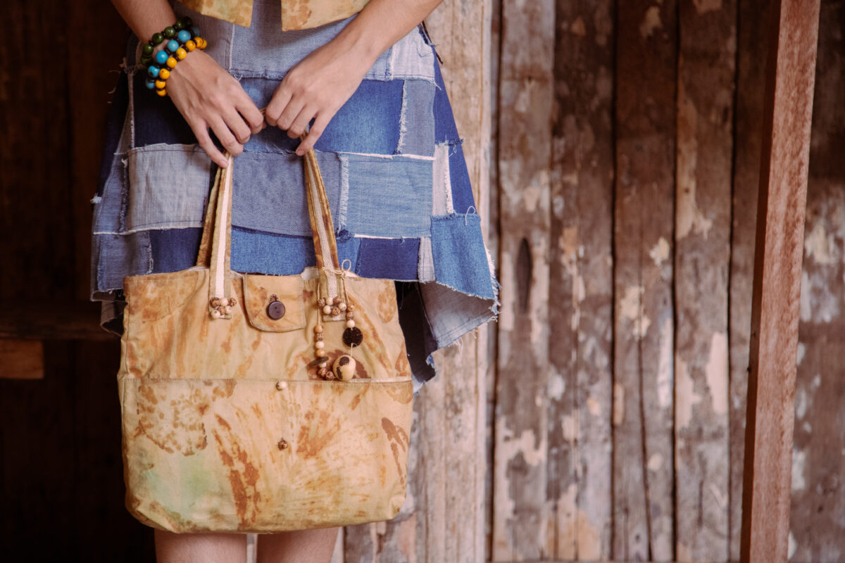Moda ecológica impulsiona consumo consciente e preservação ambiental