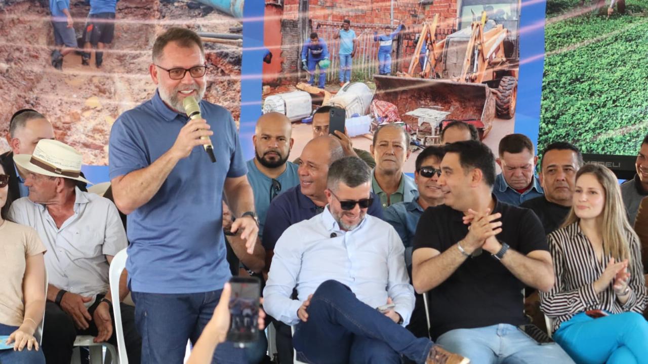 Alysson brinca com Seleção e escala ‘time’ da prefeitura para ações nas ruas