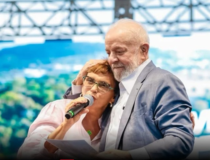 PL abre processo para expulsar prefeito após apoio a petista
