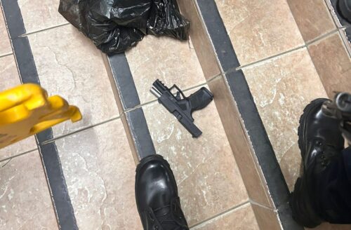 O menino, a arma e o corredor; veja o artigo de Roraima Rocha