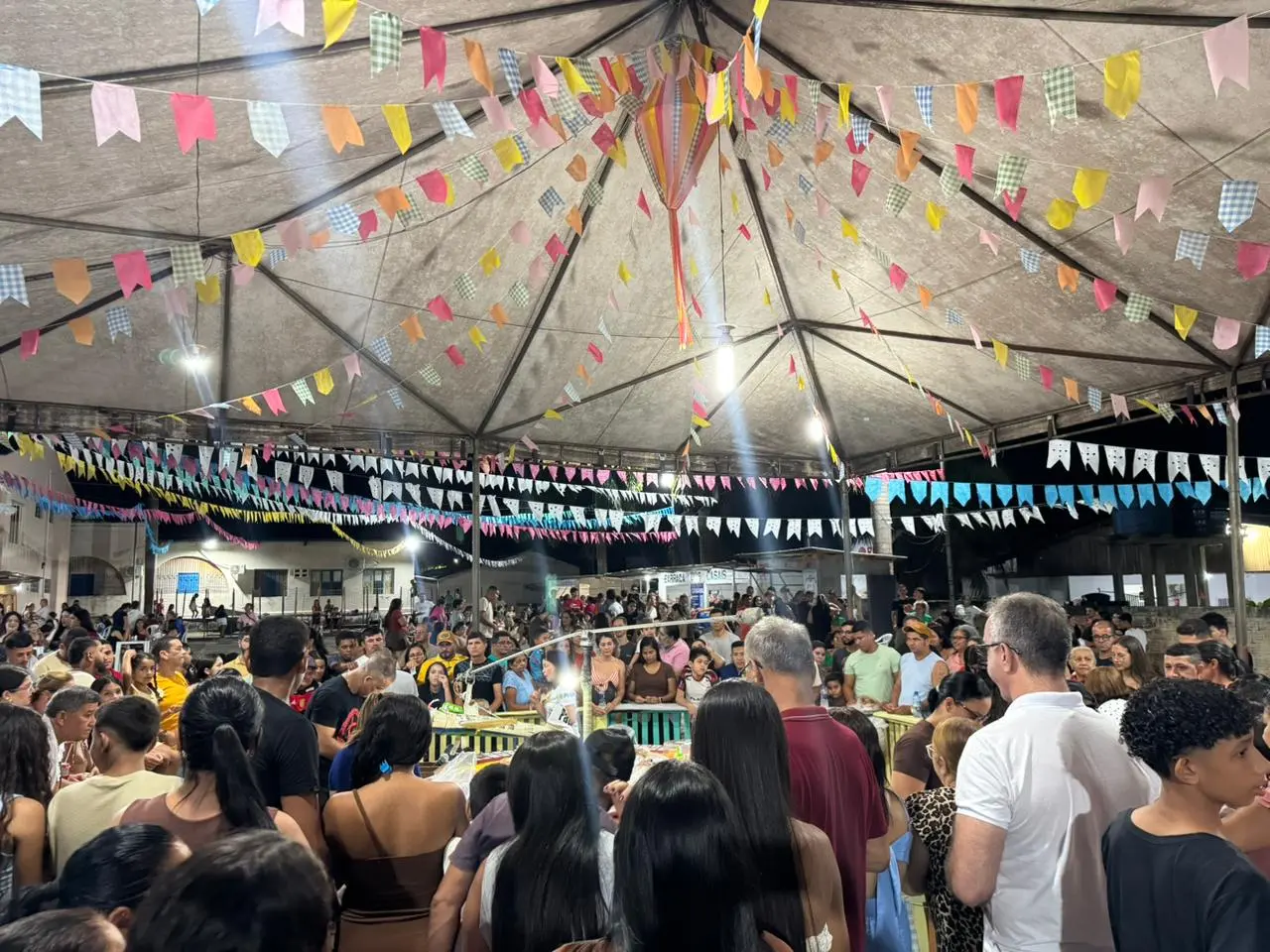 Arraial: Em Sena, igreja abre festa tradicional que segue até o dia 31