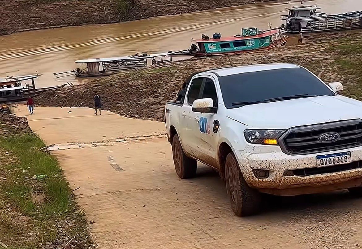 Deracre envia técnicos para avaliar rachadura em rampa do Rio Iaco
