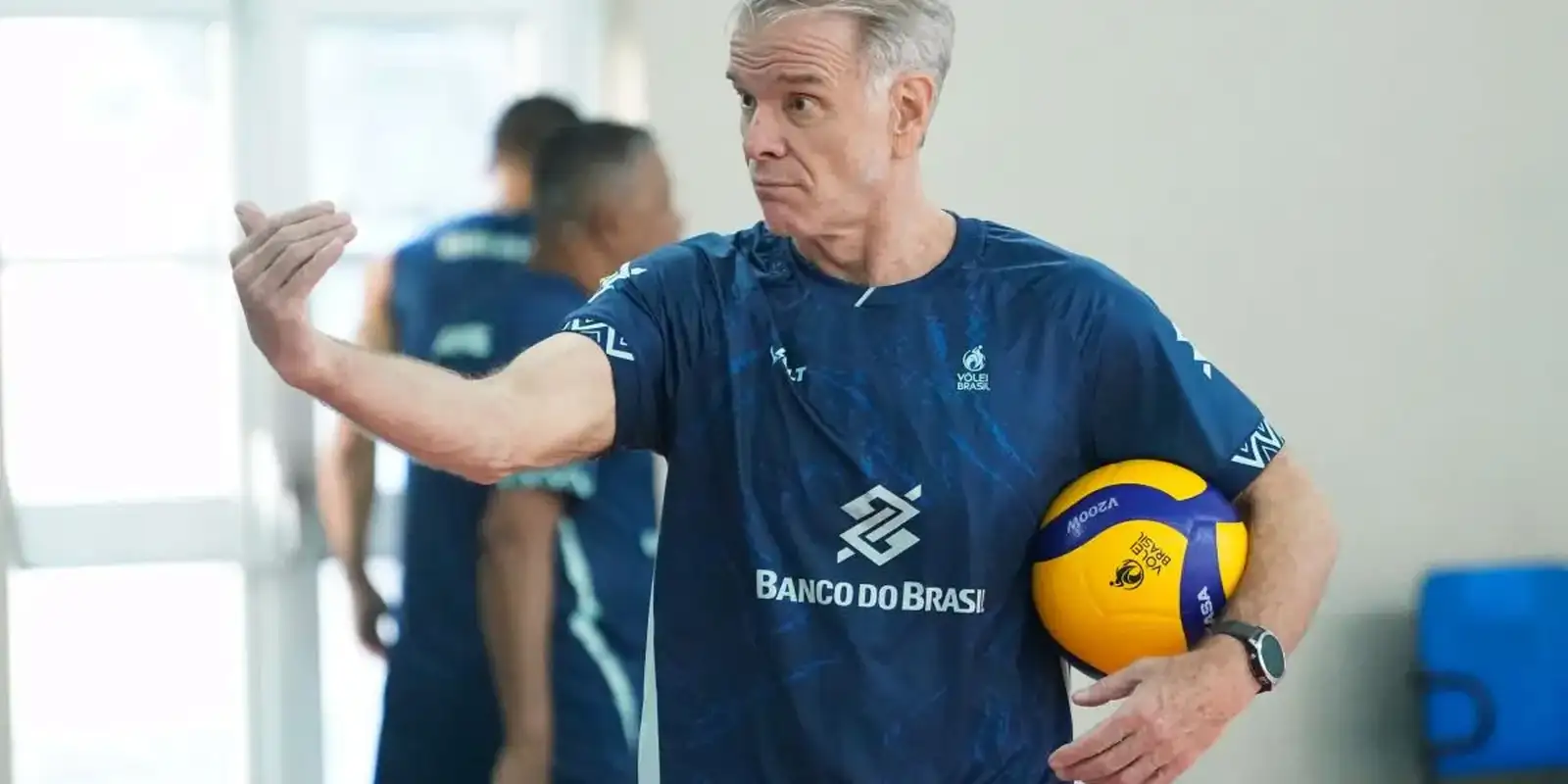 Bernardinho anuncia os inscritos do Brasil na Liga das Nações de Vôlei Bernardinho anuncia os inscritos do Brasil na Liga das Nações de Vôlei