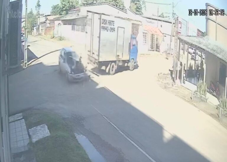 Vídeo mostra momento de colisão com caminhão em cruzamento no Acre
