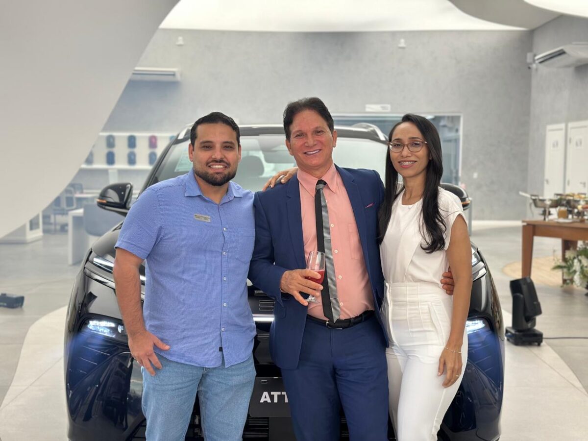 Jackie Pinheiro traz os registros do aniversário de Giu Evangelista