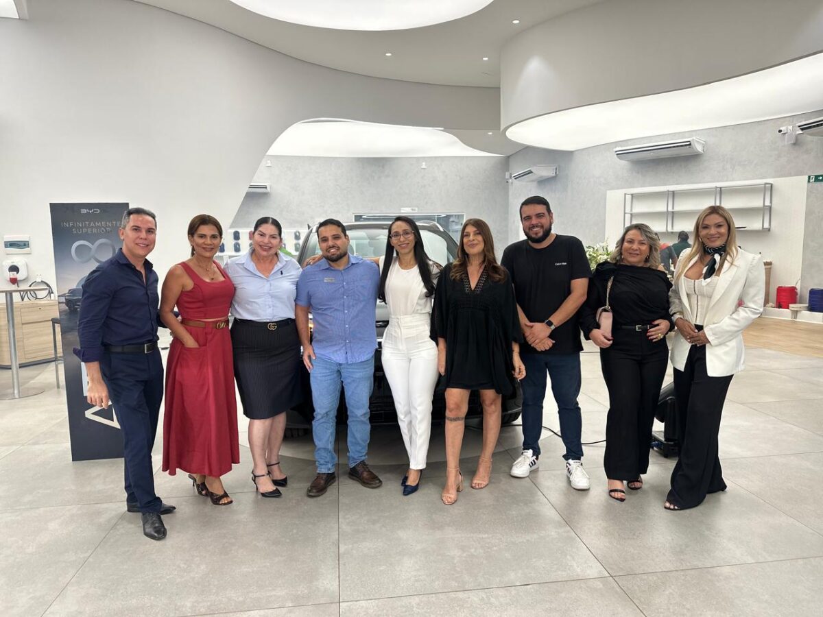 Jackie Pinheiro traz os registros do aniversário de Giu Evangelista