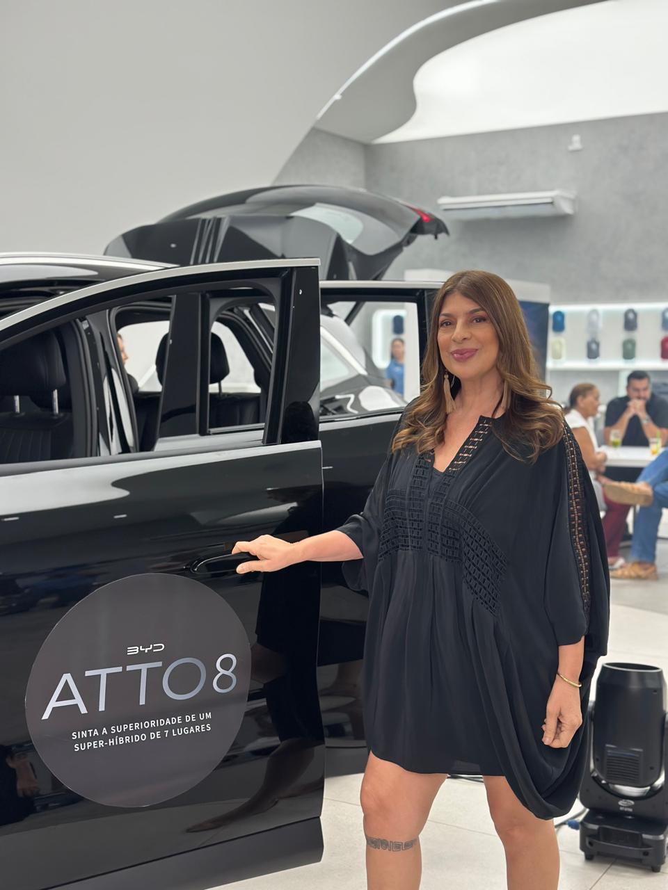 Jackie Pinheiro traz os registros do aniversário de Giu Evangelista