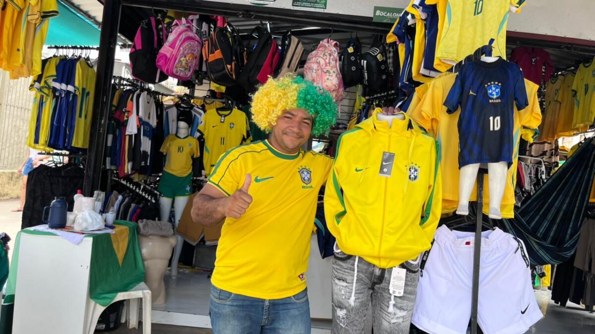 Animados com a aproximação do torneio, os comerciantes também arriscam palpites para o primeiro jogo do Brasil.
