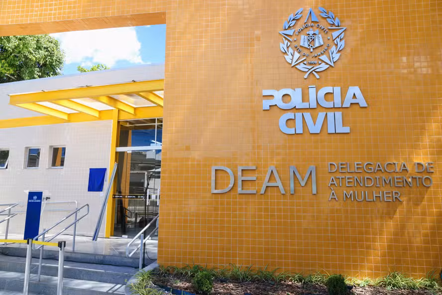 Seis adolescentes são detidos por suspeita de estupro coletivo
