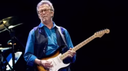Eric Clapton encurta show após ser atingido por vinil