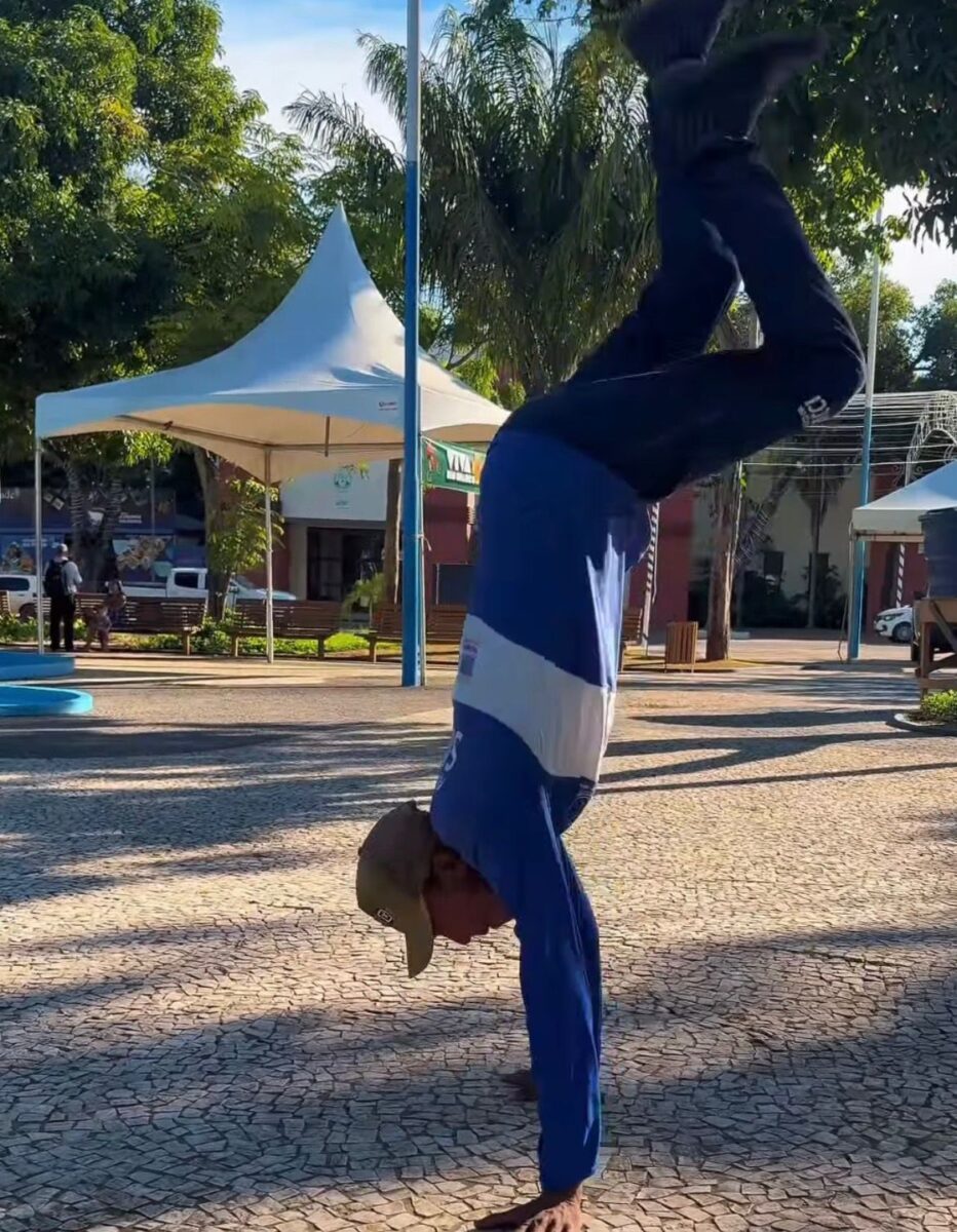 Gari de Rio Branco entra em trend "farmando aura" e viraliza nas redes