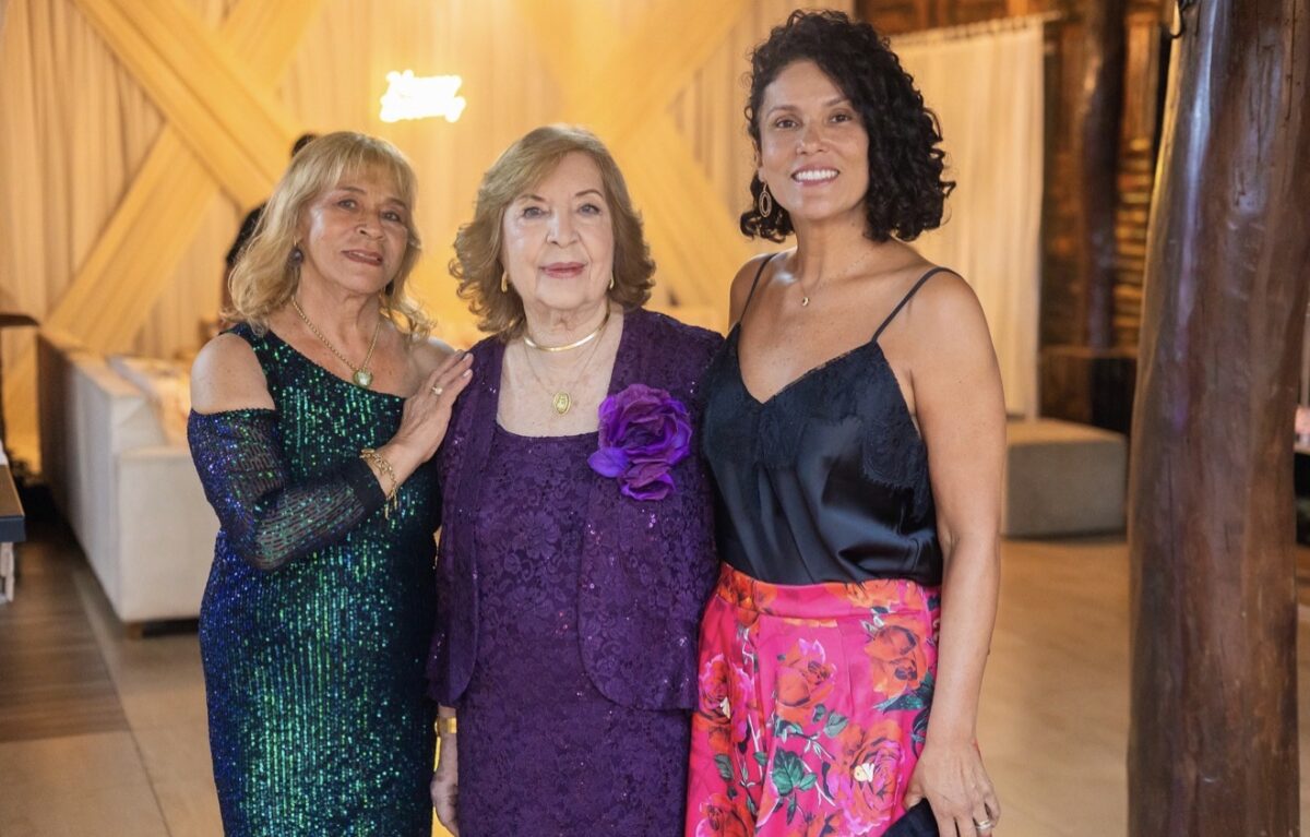 Márcia Abreu traz os detalhes do chá que celebrou os 85 anos de Flávia Lavocat