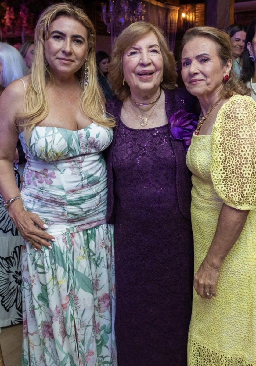 Márcia Abreu traz os detalhes do chá que celebrou os 85 anos de Flávia Lavocat