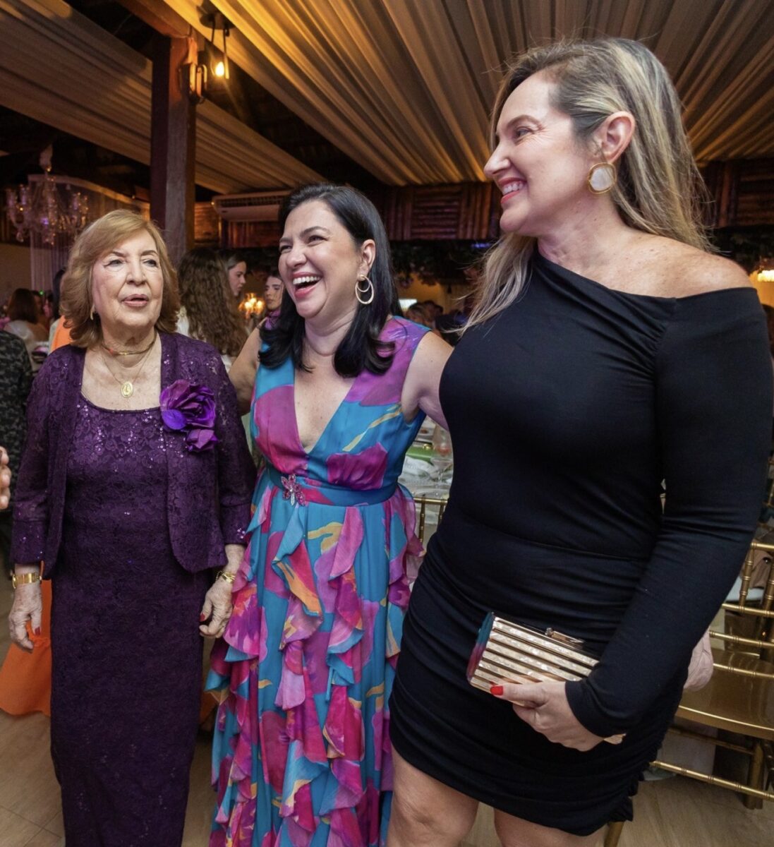 Márcia Abreu traz os detalhes do chá que celebrou os 85 anos de Flávia Lavocat