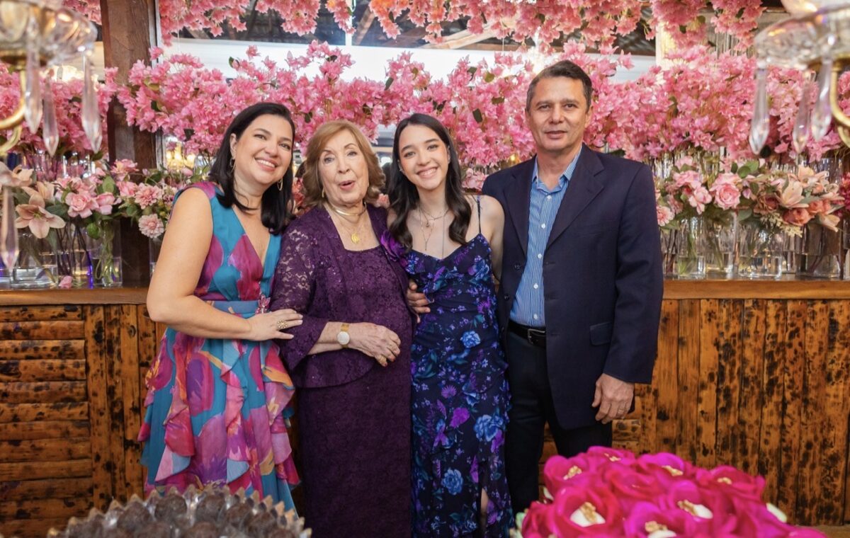 Márcia Abreu traz os detalhes do chá que celebrou os 85 anos de Flávia Lavocat