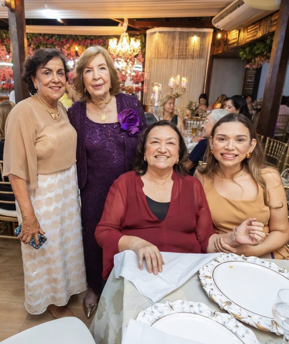 Márcia Abreu traz os detalhes do chá que celebrou os 85 anos de Flávia Lavocat