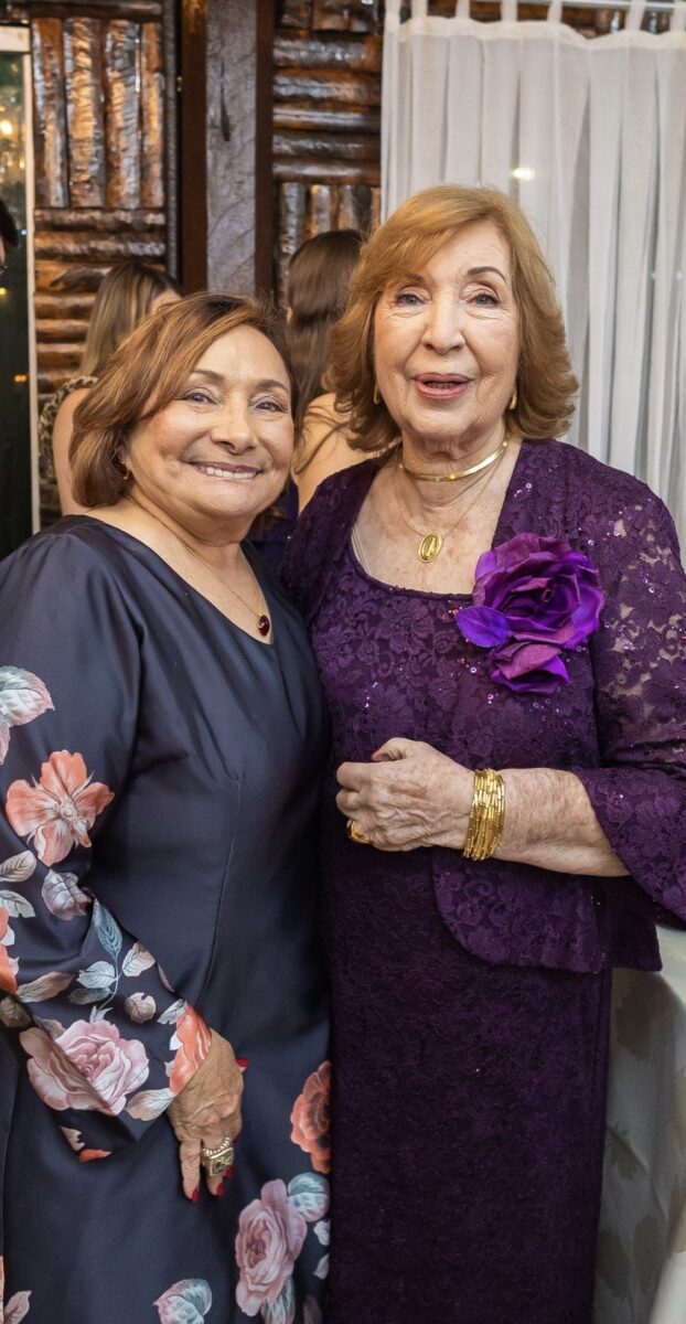 Márcia Abreu traz os detalhes do chá que celebrou os 85 anos de Flávia Lavocat