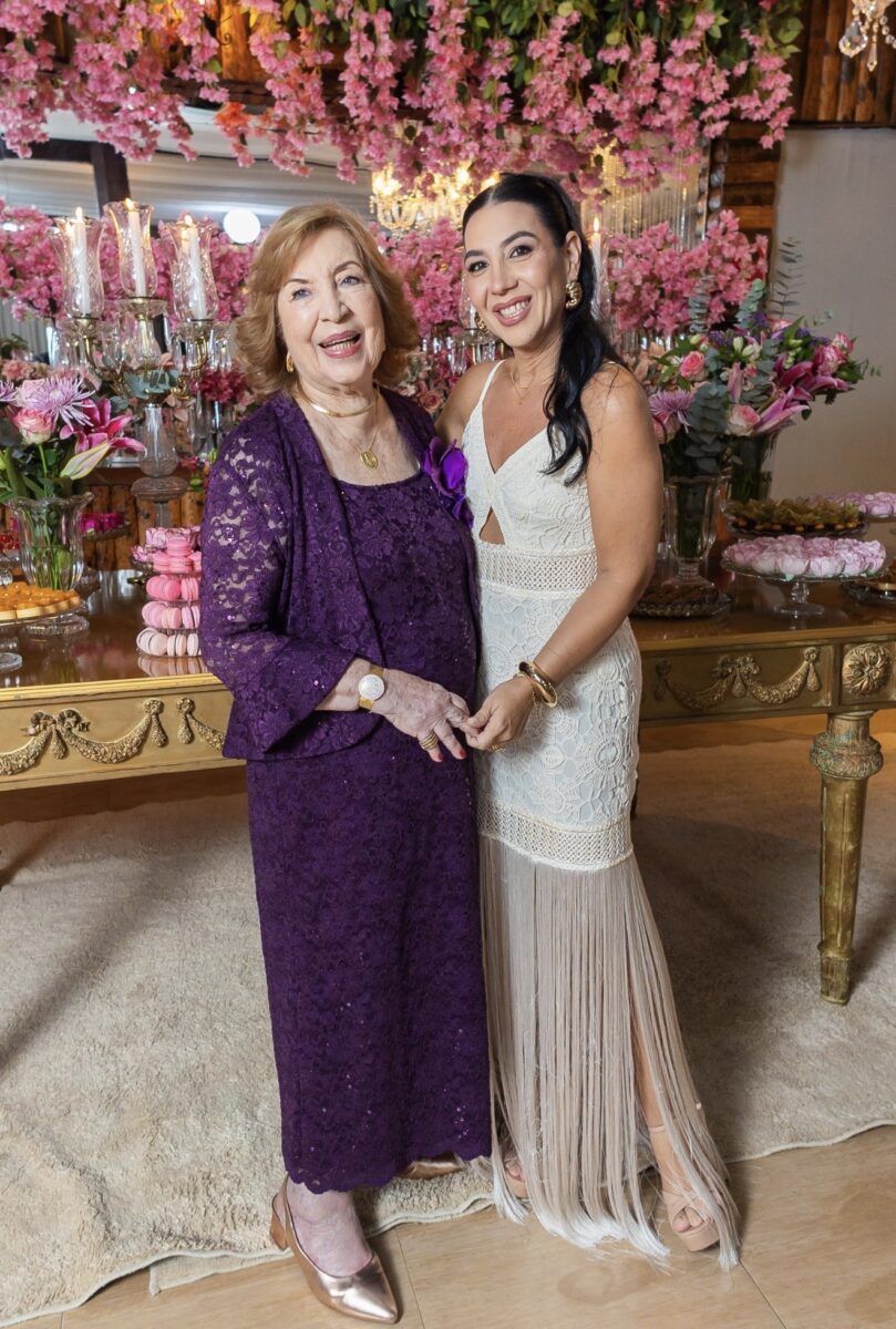 Márcia Abreu traz os detalhes do chá que celebrou os 85 anos de Flávia Lavocat