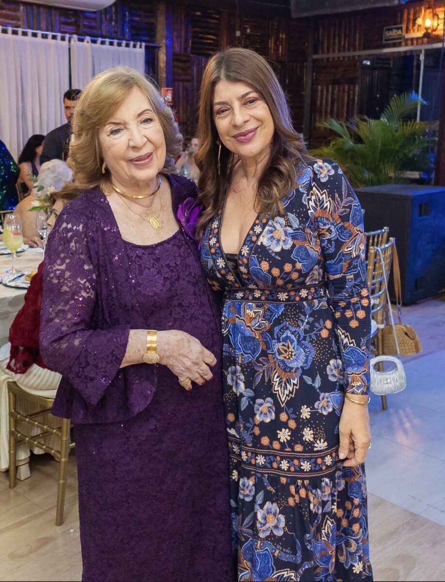 Márcia Abreu traz os detalhes do chá que celebrou os 85 anos de Flávia Lavocat