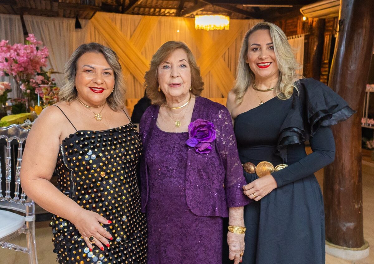 Jackie Pinheiro traz os registros da festa de 85 anos de Flávia Lavocat