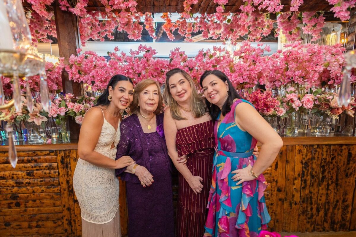 Jackie Pinheiro traz os registros da festa de 85 anos de Flávia Lavocat