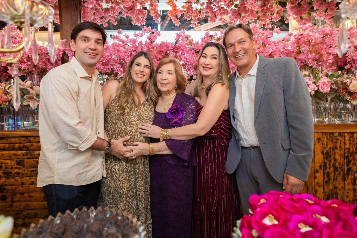 Jackie Pinheiro traz os registros da festa de 85 anos de Flávia Lavocat